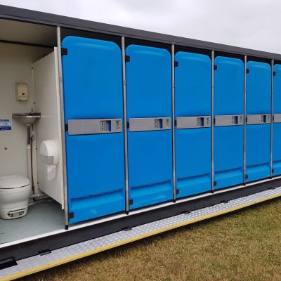 16 Pan Toilet Block